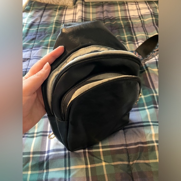 Black shoulder purse - Picture 4 of 8